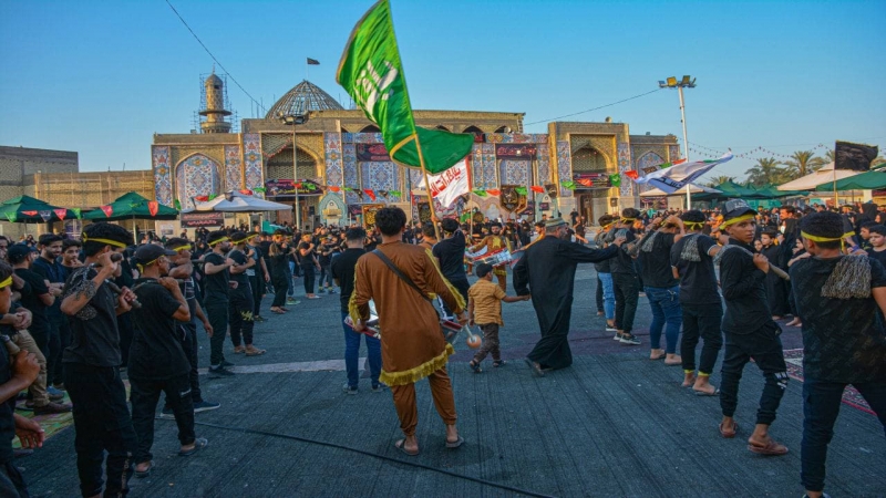 توافد المواكب المعزية في ذكرى استشهاد العلوية الشريفة بنت الامام الحسن المجتبى (ع) حيث ادت المواكب الحسينية واجب العزآء لشهيدة ركب السبايا