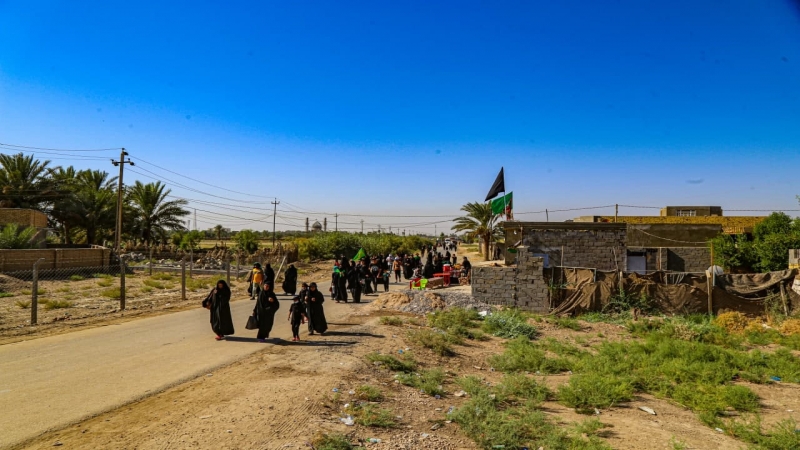 حشود الزائرين تتوافد صوب مرقد طبيبة المعلولين الشريفة بنت الحسن المجتبى