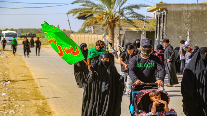 حشود الزائرين تتوافد صوب مرقد طبيبة المعلولين الشريفة بنت الحسن المجتبى
