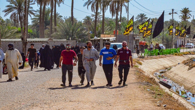 حشود الزائرين تتوافد صوب مرقد طبيبة المعلولين الشريفة بنت الحسن المجتبى