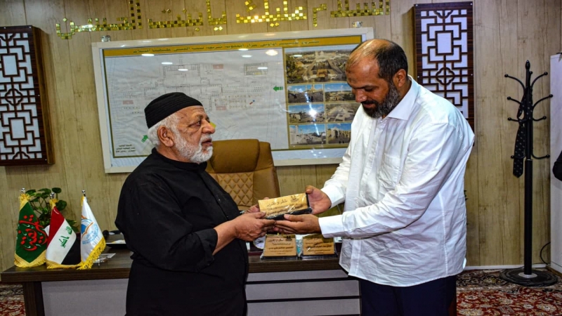 أدارة المرقد المطهر تُكرم من قبل مرقد السيدة خولة بنت الإمام الحسين (عليها السلام)