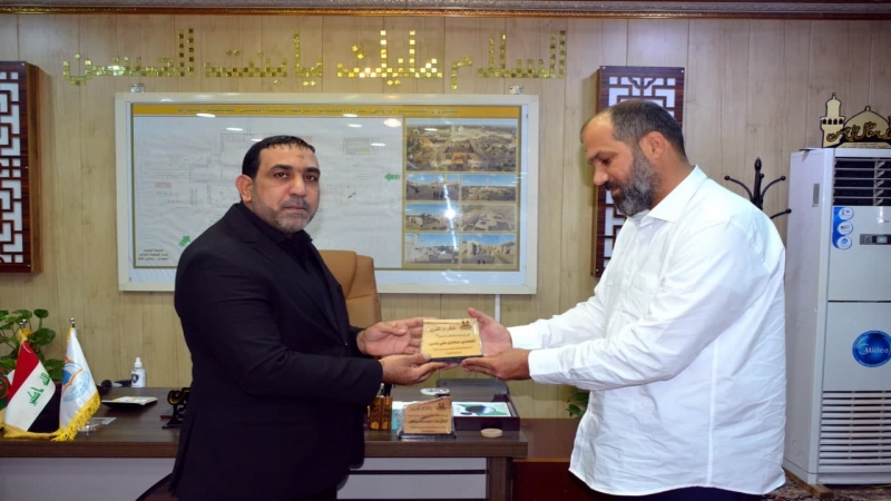 أدارة المرقد المطهر تُكرم من قبل مرقد السيدة خولة بنت الإمام الحسين (عليها السلام)