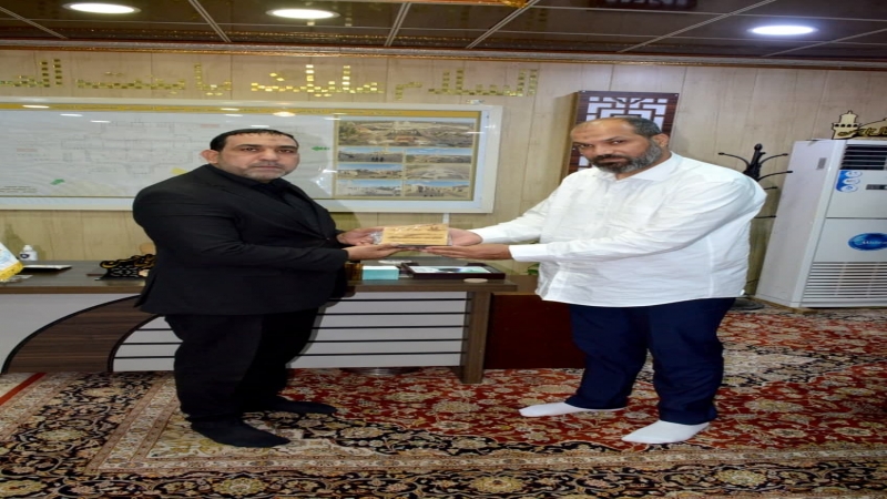 أدارة المرقد المطهر تُكرم من قبل مرقد السيدة خولة بنت الإمام الحسين (عليها السلام)