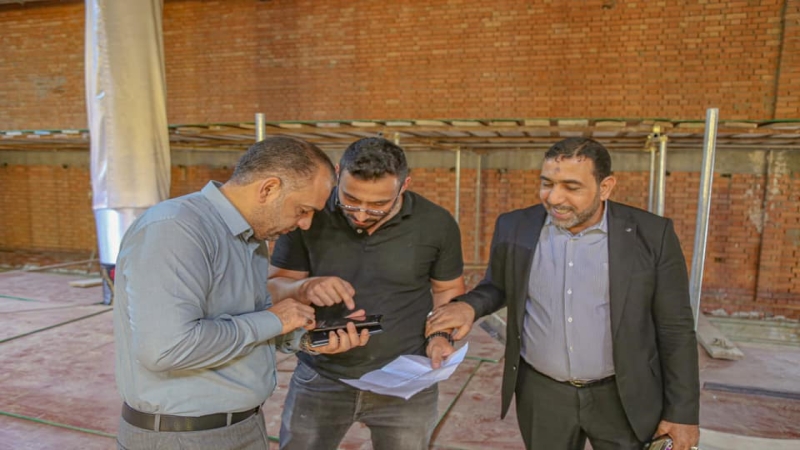 قبابٌ داخلية تطل في حرم سيدة الكرامات