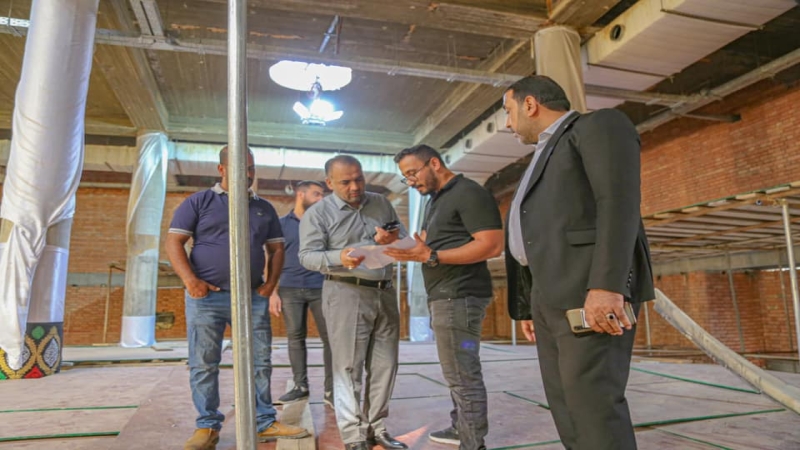 قبابٌ داخلية تطل في حرم سيدة الكرامات