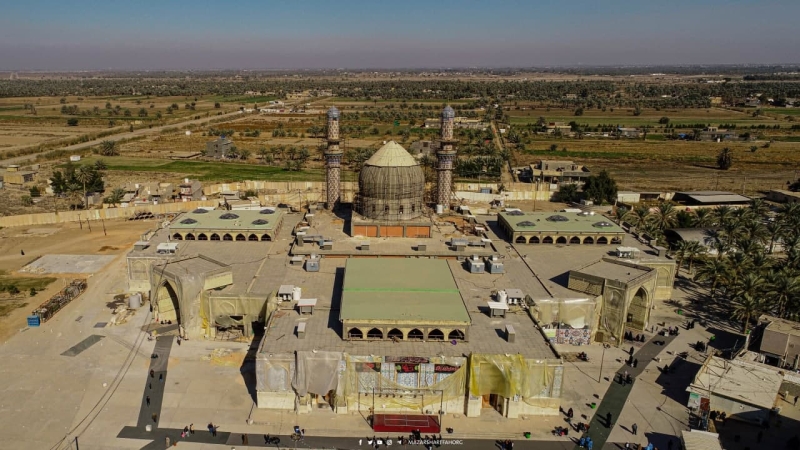 نقوش إسْلَامِيَّةٌ وَزَخَارِف فَنِيَّة تَزَيَّن جُدْرَان حَرُم شَهِيدَةٌ السَّبَايَا الشَّرِيفَة