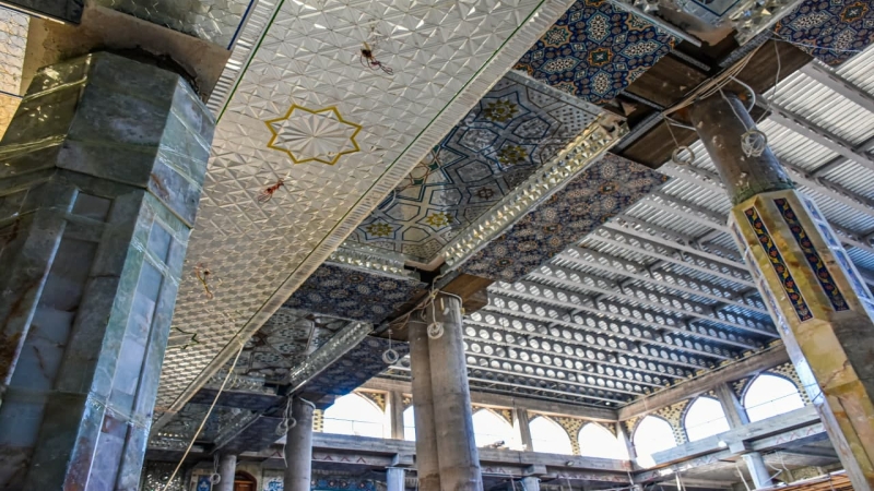 نقوش إسْلَامِيَّةٌ وَزَخَارِف فَنِيَّة تَزَيَّن جُدْرَان حَرُم شَهِيدَةٌ السَّبَايَا الشَّرِيفَة
