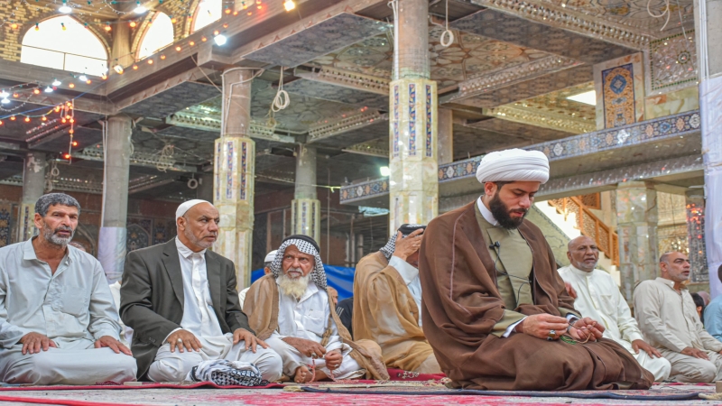 أقيمت صلاة الجماعة العبادية في رواق الامام الحسن المجتبى (ع)