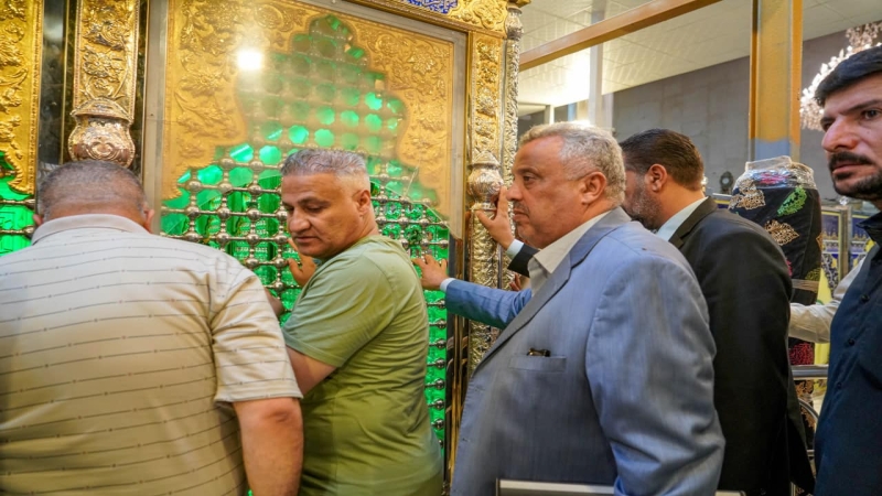 اللجنة المكلفة من قبل الأمانة العامة للمزارات في ضيافة قبر سيدة الشفاء (ع)