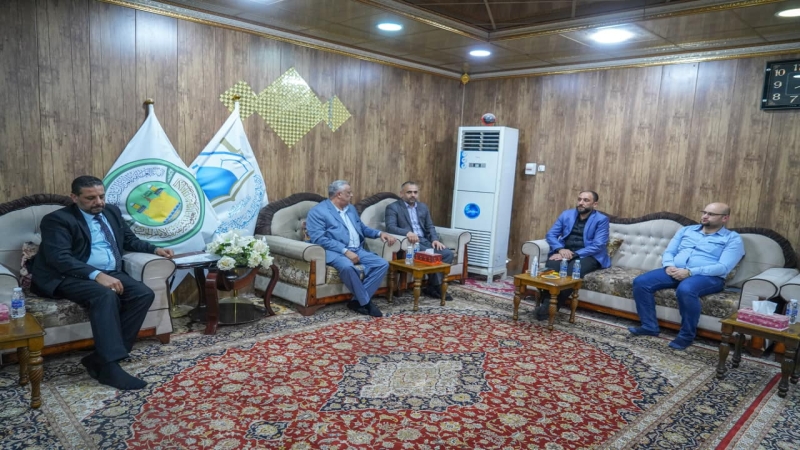 اللجنة المكلفة من قبل الأمانة العامة للمزارات في ضيافة قبر سيدة الشفاء (ع)