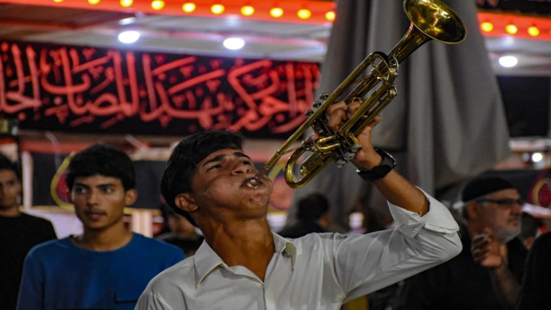 استمرار توافد المواكب