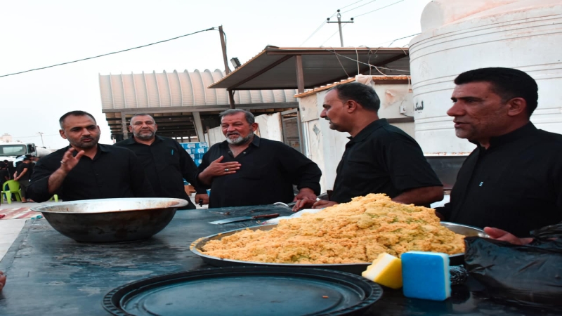 عطاء فاق حدود الكرم.. المواكب الحسينية في مرقد الشريفة بنت الحسن(ع)