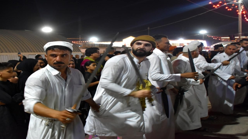 جموع من المعزين يعزون شهيدة الركب الحسيني العلوية الشريفة بنت الامام الحسن المجتبى (عليهما السلام) بمصابهم الجلل