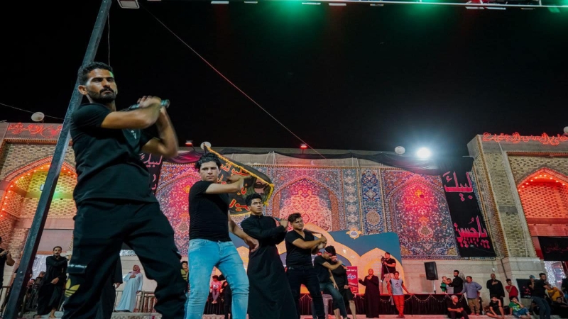 مرقد طبيبة المعلولين ..يستقبل عشرات المواكب الحسينية.