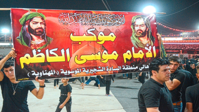 استمرار توافد المواكب