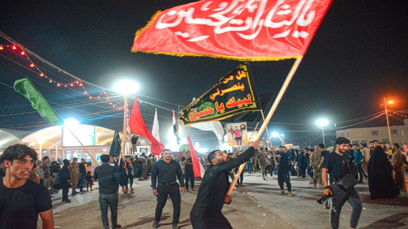 استمرار توافد المواكب
