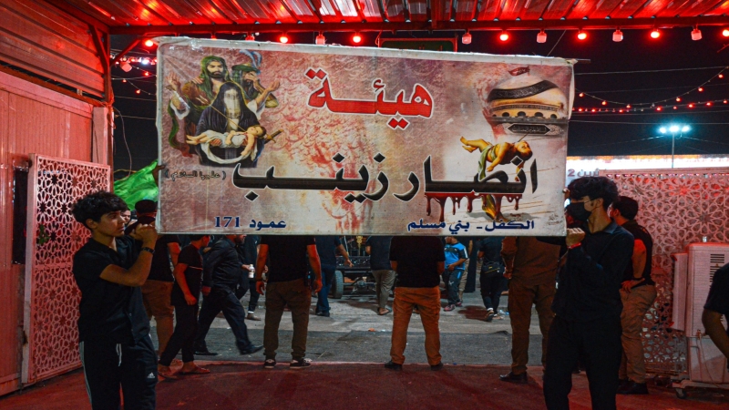 استمرار توافد المواكب
