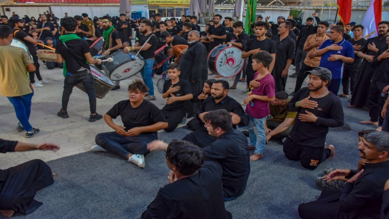 استمرار توافد المواكب