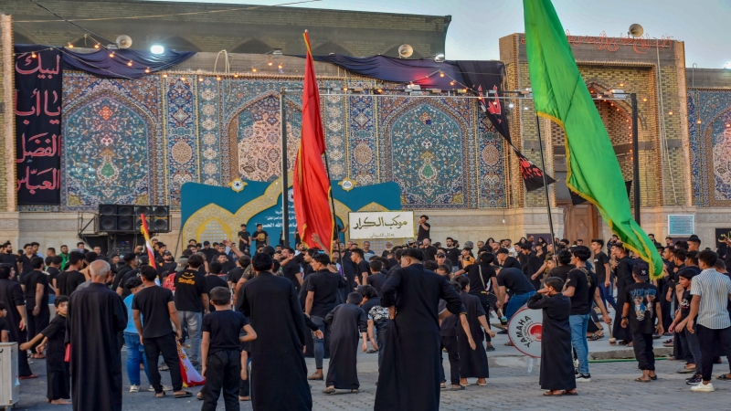 استمرار توافد المواكب