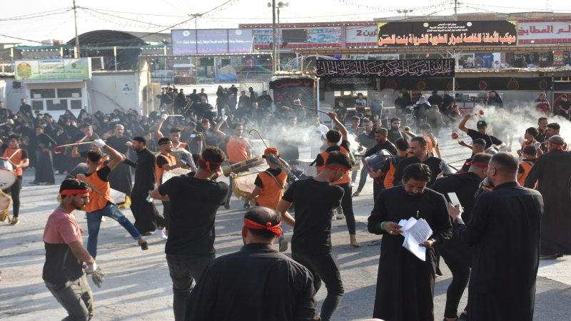 استمرار توافد المواكب