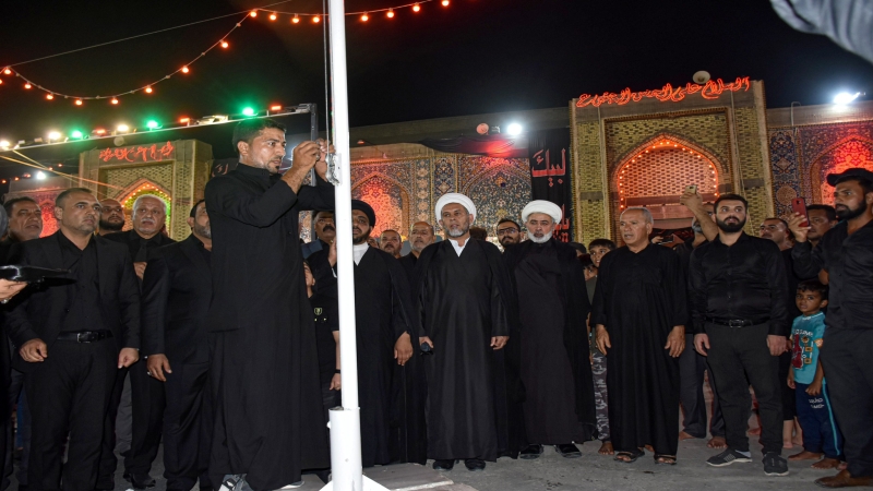 الأمانة الخاصة للمرقد المطهر ترفع راية الحزن
