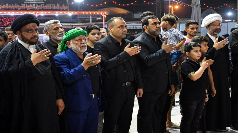 الأمانة الخاصة للمرقد المطهر ترفع راية الحزن