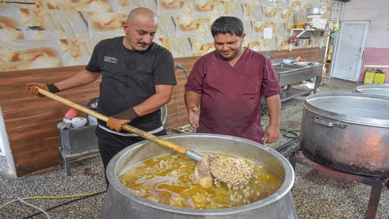 شعبة المضيف في الأمانة الخاصة للمرقد الشريف تستنفر طاقتها في يوم شهادة الإمام المجتبى (عليه السلام)