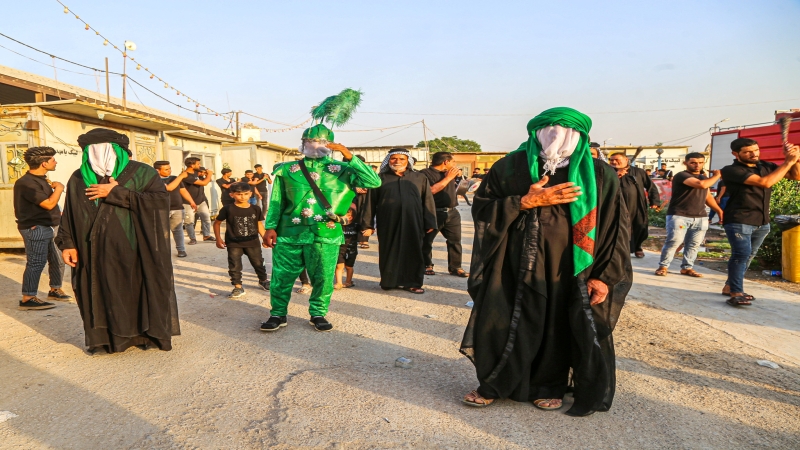 توافد المواكب المعزية لمرقد شهيدة الركب الحسيني العلوية الشريفة بنت الامام الحسن المجتبى (ع)