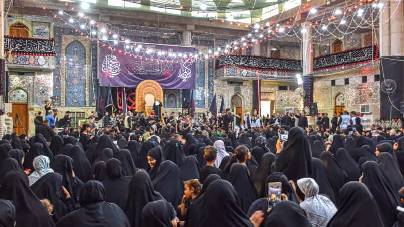 الأمانة الخاصة تشيع النعش الرمزي لمولانا الإمام الحسن المجتبى في حرم ريحانته الشريفة