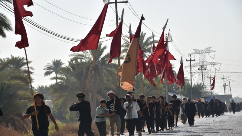 تواصل الحشود المليونية لزيارة الأربعين المقدسة بالزحف نحو قبلة الأحرار ومعشوق القلوب والألباب الإمام الحسين (سلامُ الله عليه)
