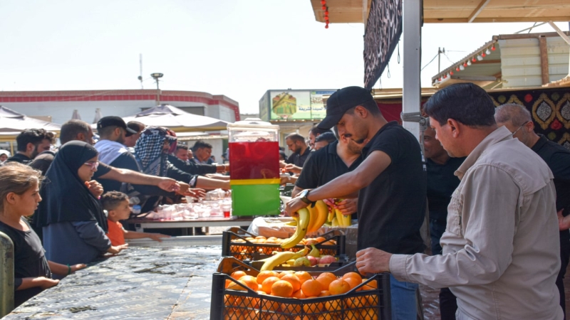 تتواصل الحشود المليونية لزيارة الأربعين المقدسة بالزحف نحو قبلة الأحرار