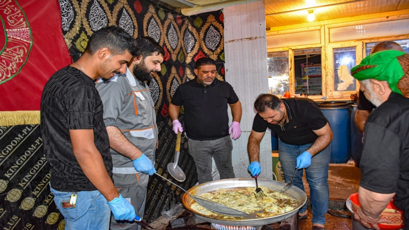 مَوْكِب السَّيِّدَة الشَّرِيفَة