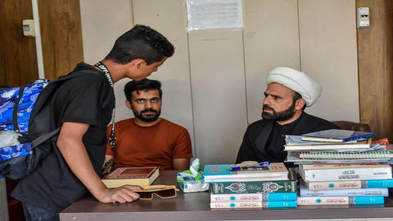 وَحْدَه الشُّؤُون الدِّينِيَّة وشعبة القرآن الكريم فِي الْحَرَمِ الشَّرِيفِ تَسْتَمِرُّ فِي نَشَاطِهَا التبليغي لزوار الْأَرْبَعِين الْكِرَام