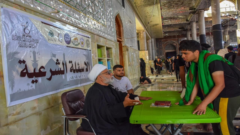 وَحْدَه الشُّؤُون الدِّينِيَّة وشعبة القرآن الكريم فِي الْحَرَمِ الشَّرِيفِ تَسْتَمِرُّ فِي نَشَاطِهَا التبليغي لزوار الْأَرْبَعِين الْكِرَام