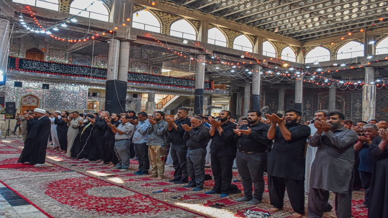 قيمت صلاة الجماعة العبادية في حرم طبيبة المعلولين العلوية الشريفة بنت الإمام الحسن المجتبى (عليهما السلام)