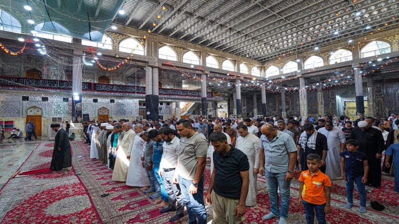 أقيمت صلاة الجماعة العبادية في رواق الامام الحسن المجتبى (ع) بأمامة سماحة السيد ليث الموسوي(دام توفيقه)