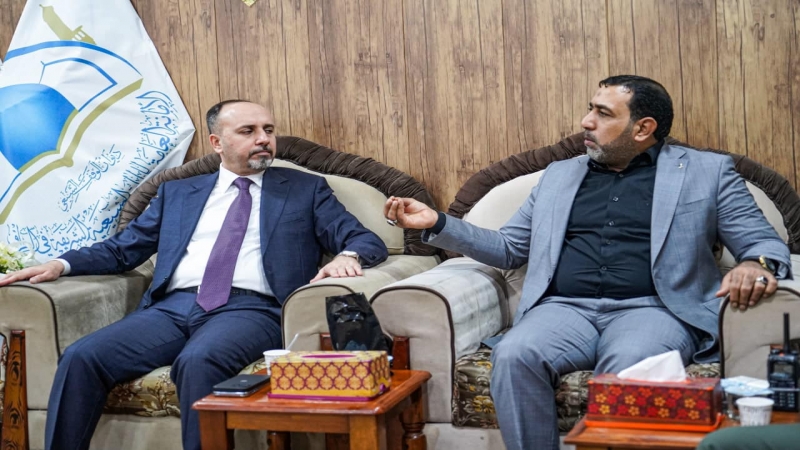وفد رفيع المستوى من أمانة العاصمة بغداد يتشرف بزيارة قبر ريحانة الإمام المجتبى (ع)