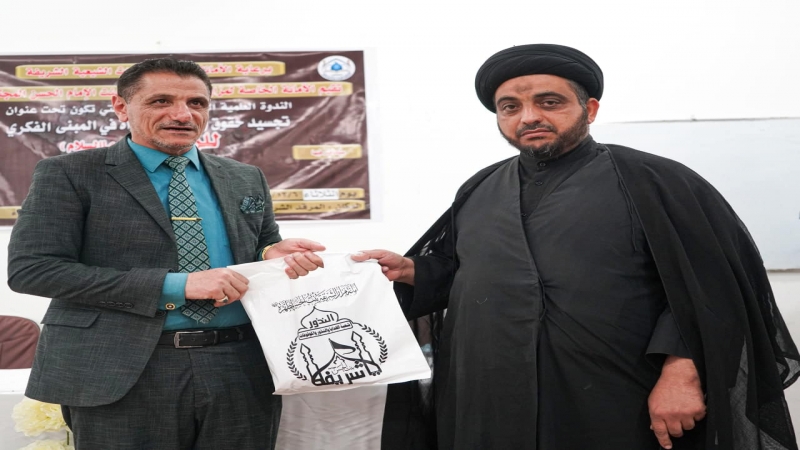 الأمانة الخاصة للمرقد المطهرة تقيم محاضرة علمية قرآنية في فكر السيدة الزهراء (ع)