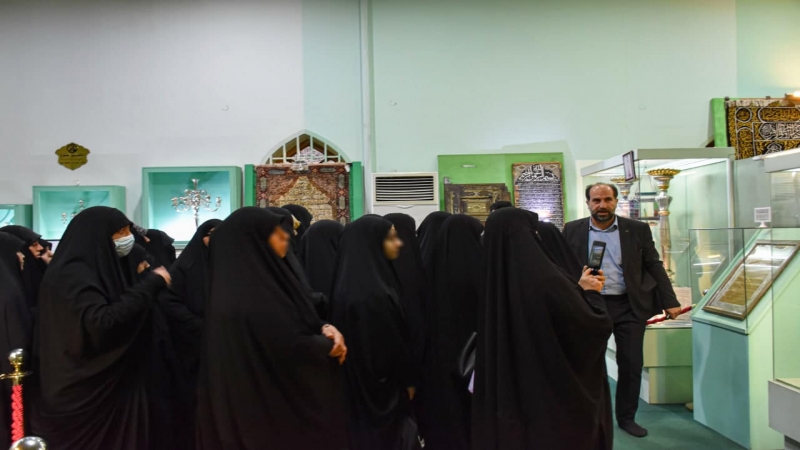 وفد من شعبة الشؤون الدينية النسوية التابعة إلى المزار المطهر في ضيافة العتبة الحسينية المقدسة