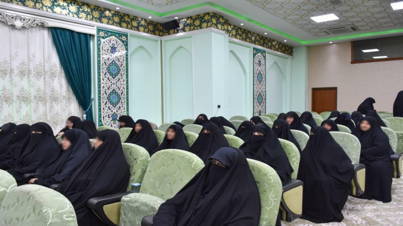 وفد من شعبة الشؤون الدينية النسوية التابعة إلى المزار المطهر في ضيافة العتبة الحسينية المقدسة