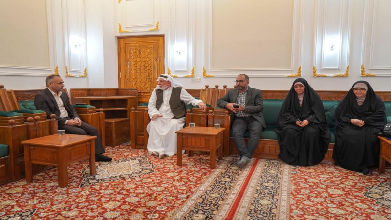 فتيات حافظات للقرآن الكريم من شتى محافظات إيران في ضيافة بنت كريم أهل البيت
