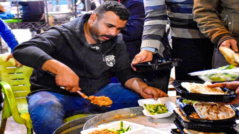 عطاء فاق حدود الكرم.. المواكب الحسينية في مرقد الشريفة بنت الحسن(ع)