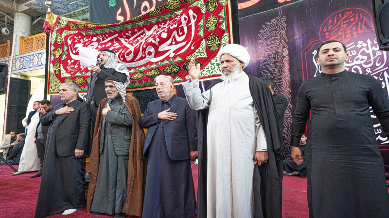 رايات العزاء لموكب النجف الأشرف ترفرف بشجن العبرات عند قبر حفيدة السيدة الزهراء (ع)