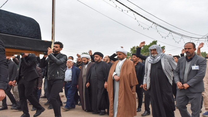 نعش السيدة الجليلة ام البنين يرفع في حرم العلويَّة الطاهرة السيَّدة شريفة (عليها السلام)