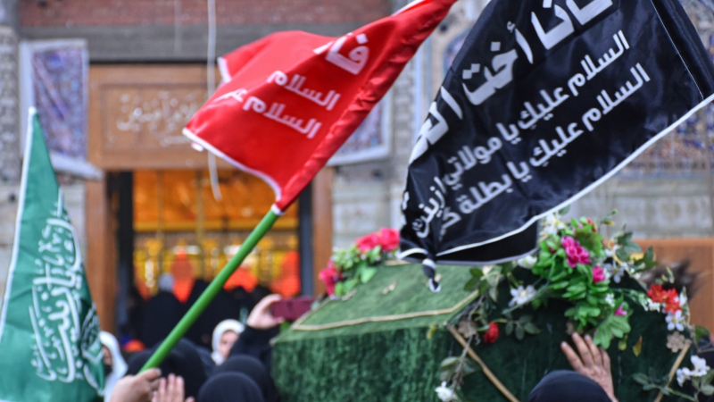 مواكب العزاء تحيي وفاة السيدة فاطمة ام البنين في رحاب طبيبة المعلولين الشريفة بنت الامام الحسن المجتبى (عليهما السلام)