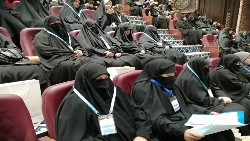 وفد نسوي من المرقد المطهر يحضر فعاليات مؤتمر الزهراء