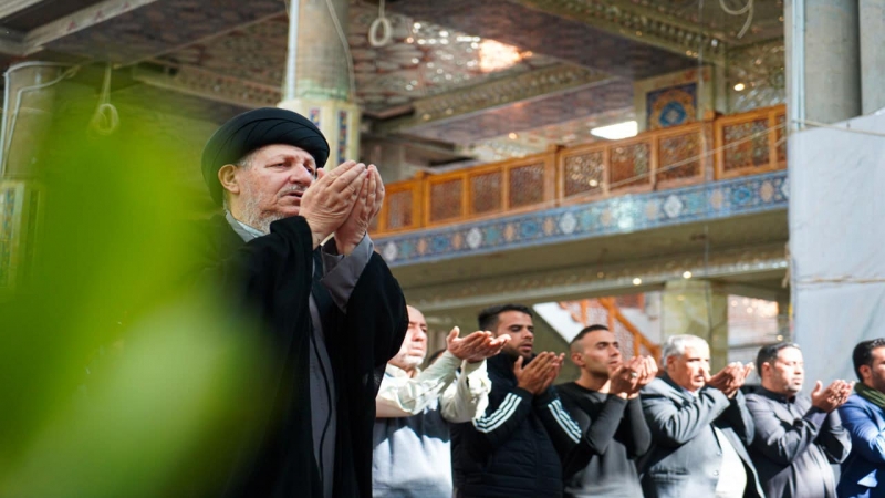 اية الله عبد المنعم الحكيم في رحاب الشريفة بنت الحسن (ع)