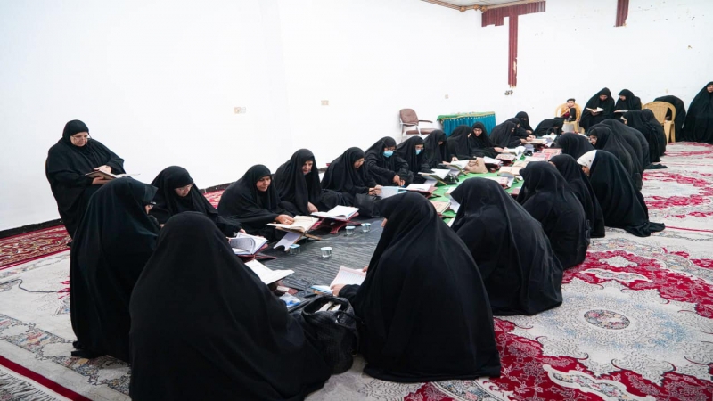 الأمانة الخاصة للمرقد المطهر تقيم جلسة قرآنية نسوية مباركة تيمناً بشهادة راهب بني هاشم