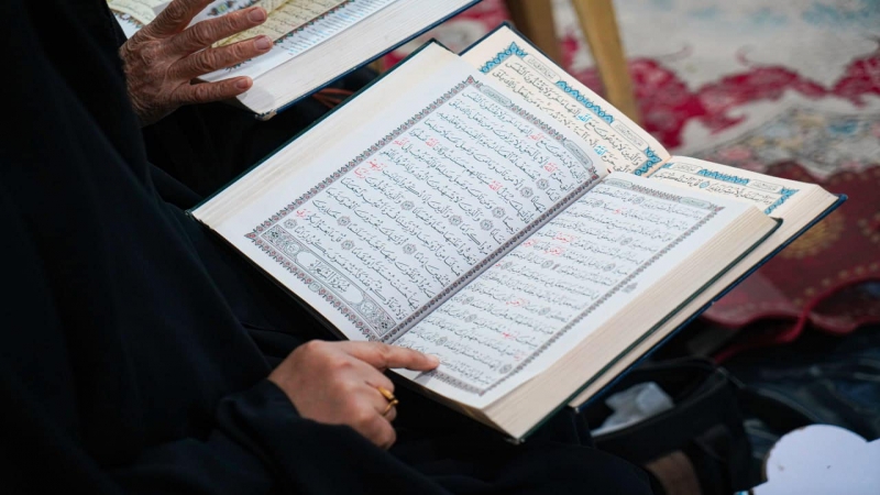 الأمانة الخاصة للمرقد المطهر تقيم جلسة قرآنية نسوية مباركة تيمناً بشهادة راهب بني هاشم