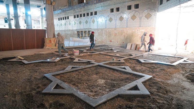 السيد الأمين الخاص للمرقد المطهر يجري جولة تفقدية في مواقع العمل في الحرم الشريف